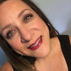 Meet your Posher, Claire